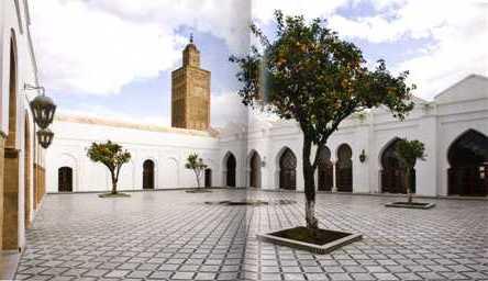 سلا، المسجد الأعظم، منظر عام على الصحن والصومعة